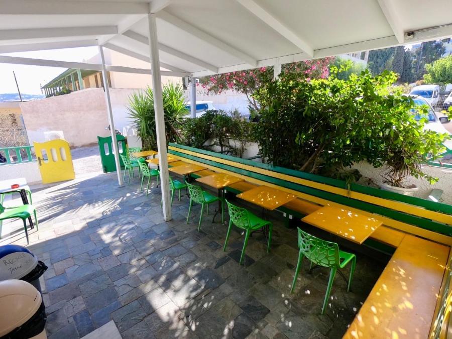 Fira Backpackers Place Экстерьер фото